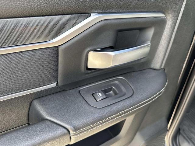 Photo of 2025 Diamond Black Crystal Pearlcoat RAM 2500