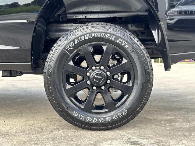 Photo of 2025 Diamond Black Crystal Pearlcoat RAM 2500
