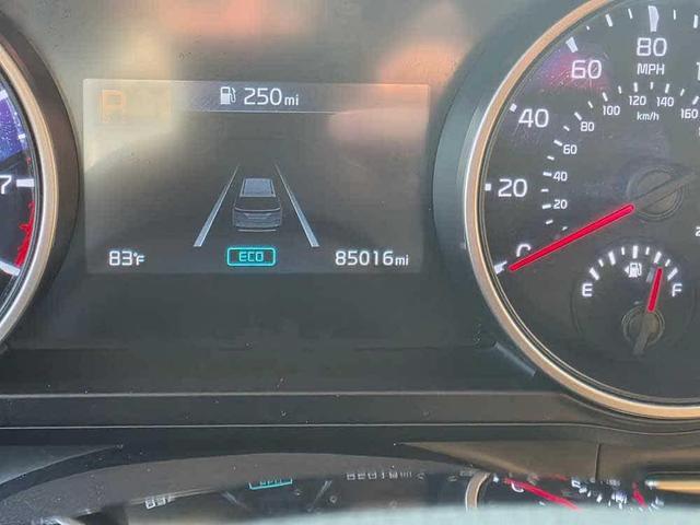 Photo of 2023 Silky Silver Kia Carnival