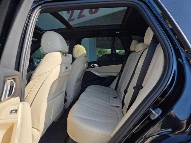 Photo of 2022 Jet Black BMW X5