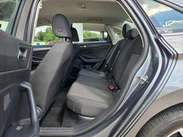 Photo of 2024 Platinum Gray Metallic Volkswagen Jetta