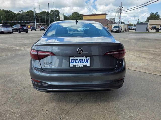 Photo of 2024 Platinum Gray Metallic Volkswagen Jetta