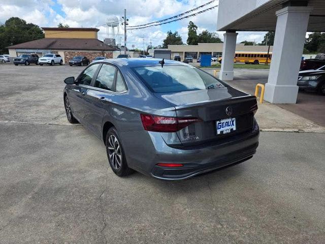 Photo of 2024 Platinum Gray Metallic Volkswagen Jetta
