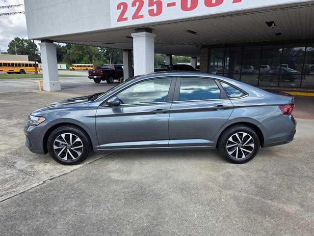 Photo of 2024 Platinum Gray Metallic Volkswagen Jetta