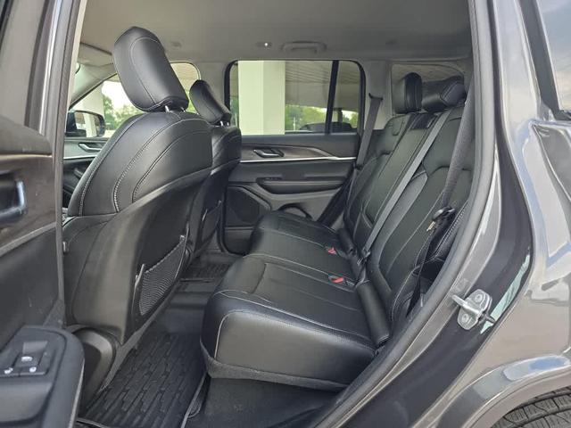 Photo of 2023 Baltic Gray Metallic Clearcoat Jeep Grand Cherokee