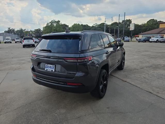 Photo of 2023 Baltic Gray Metallic Clearcoat Jeep Grand Cherokee