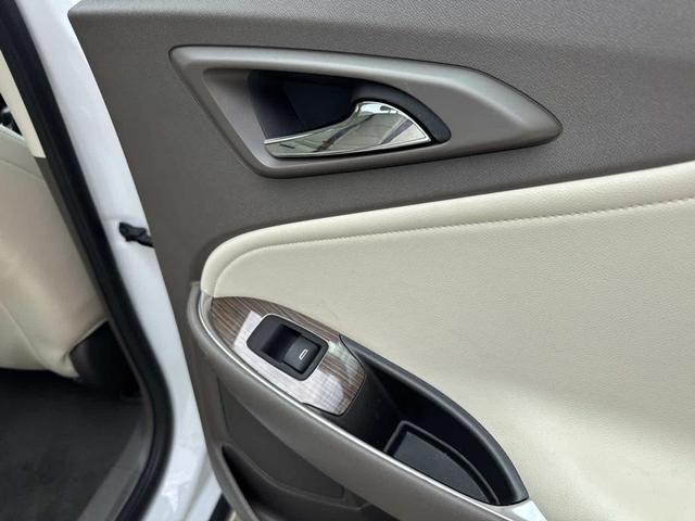 Photo of 2024 Summit White Chevrolet Malibu