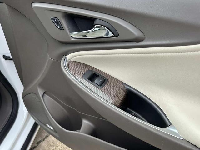 Photo of 2024 Summit White Chevrolet Malibu