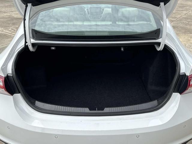 Photo of 2024 Summit White Chevrolet Malibu