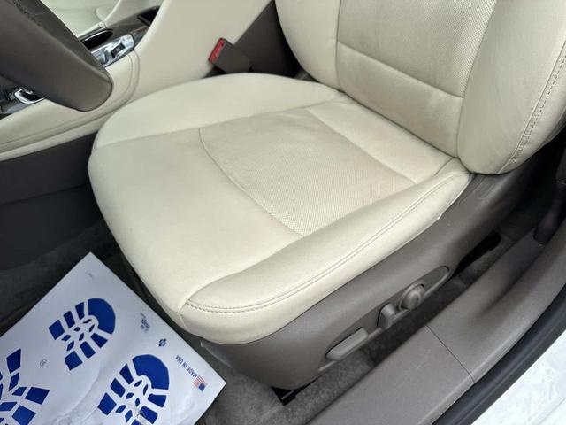 Photo of 2024 Summit White Chevrolet Malibu