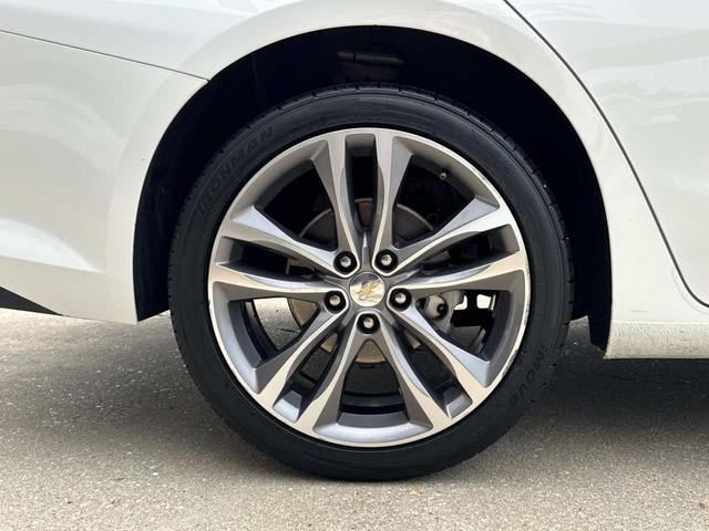 Photo of 2024 Summit White Chevrolet Malibu