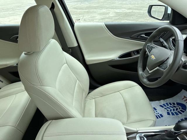 Photo of 2024 Summit White Chevrolet Malibu
