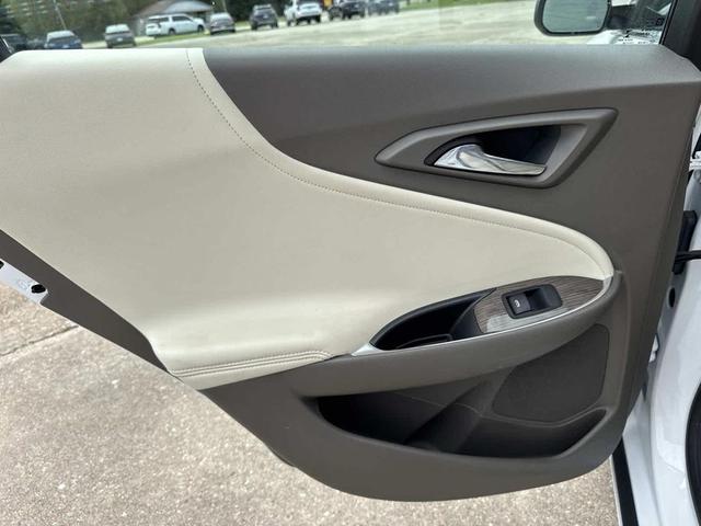Photo of 2024 Summit White Chevrolet Malibu