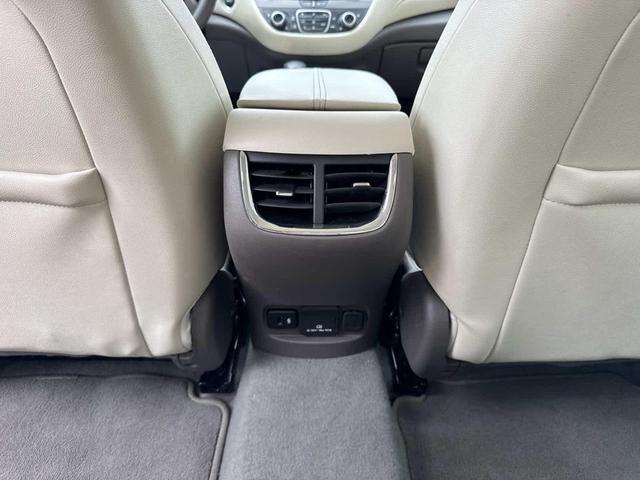 Photo of 2024 Summit White Chevrolet Malibu