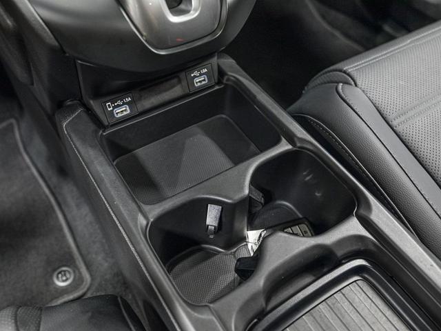 Photo of 2021 Obsidian Blue Pearl Honda CR-V