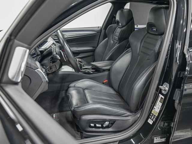 Photo of 2022 Black Sapphire Metallic BMW M5