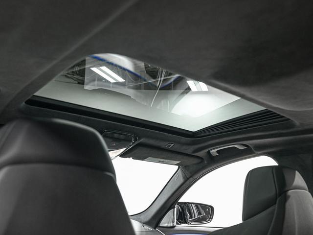 Photo of 2022 Black Sapphire Metallic BMW M5