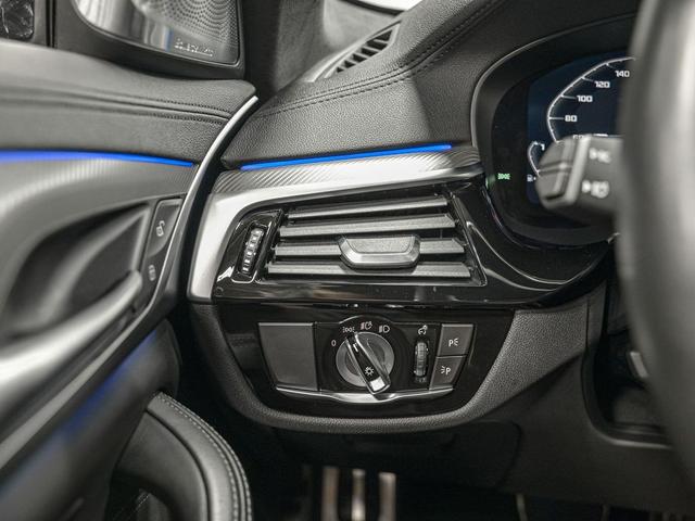 Photo of 2022 Black Sapphire Metallic BMW M5