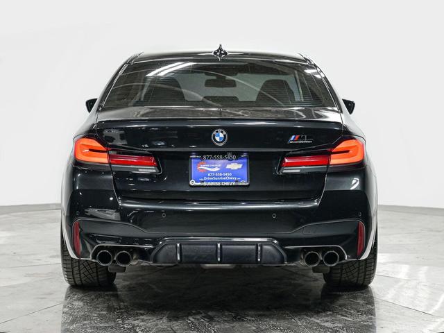 Photo of 2022 Black Sapphire Metallic BMW M5