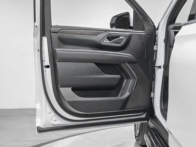 Photo of 2023 Summit White Chevrolet Suburban