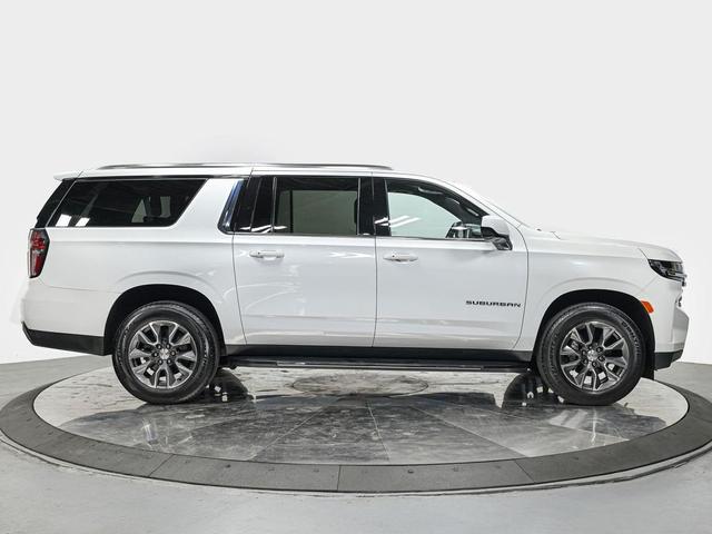 Photo of 2023 Summit White Chevrolet Suburban