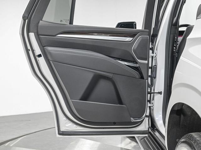 Photo of 2025 Crystal White Tricoat Cadillac Escalade