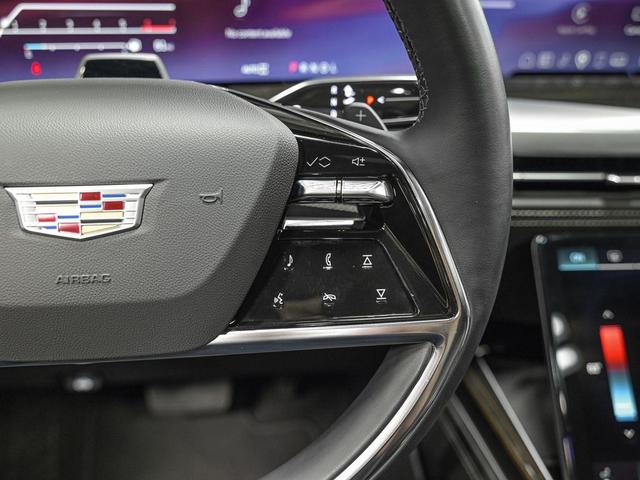 Photo of 2025 Crystal White Tricoat Cadillac Escalade