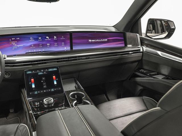 Photo of 2025 Crystal White Tricoat Cadillac Escalade