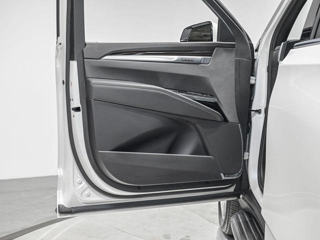 Photo of 2025 Crystal White Tricoat Cadillac Escalade