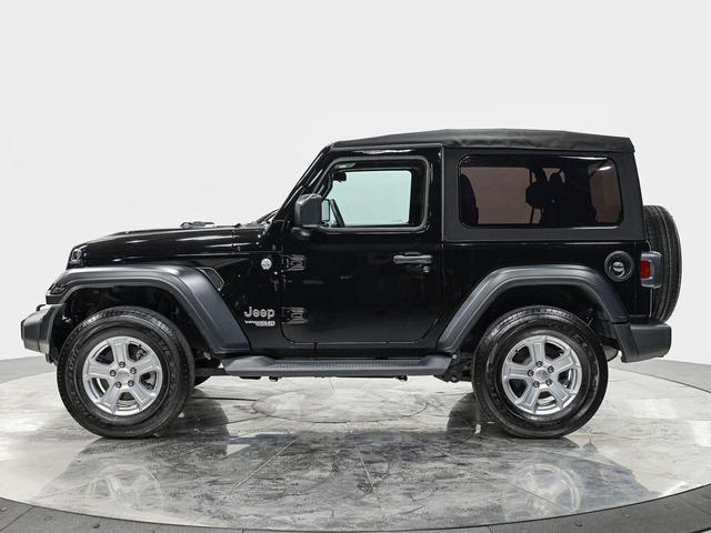 Photo of 2020 Black Clearcoat Jeep Wrangler