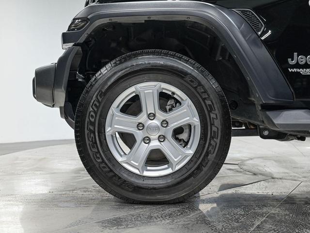 Photo of 2020 Black Clearcoat Jeep Wrangler