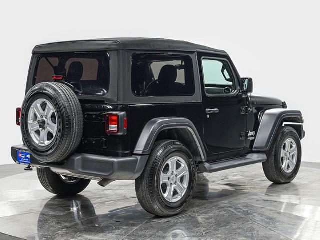 Photo of 2020 Black Clearcoat Jeep Wrangler