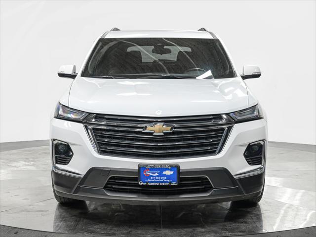 Photo of 2022 Summit White Chevrolet Traverse