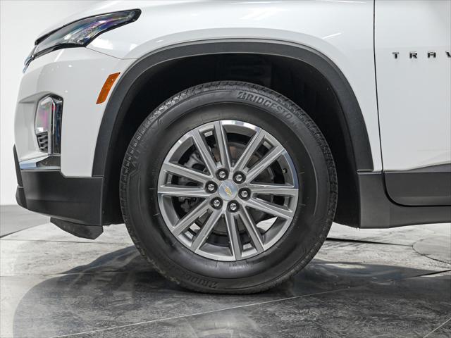 Photo of 2022 Summit White Chevrolet Traverse