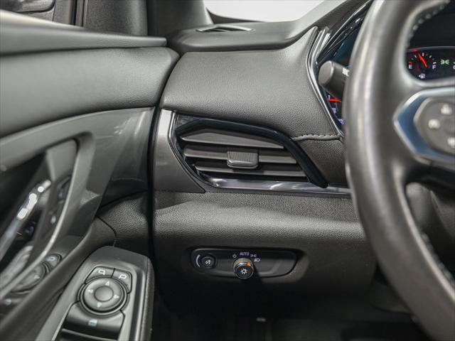 Photo of 2022 Summit White Chevrolet Traverse