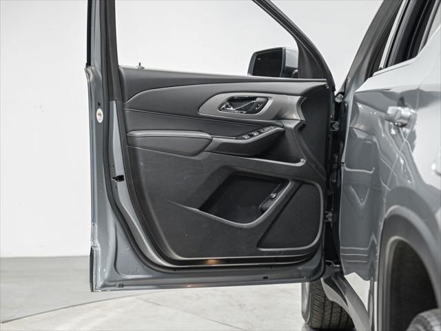 Photo of 2023 Sterling Gray Metallic Chevrolet Traverse