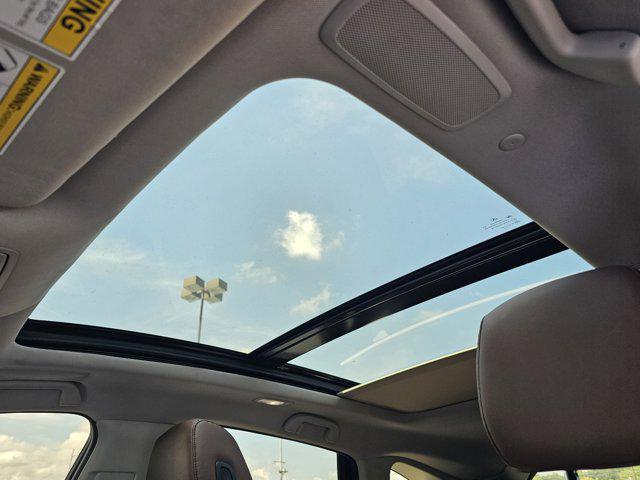 Photo of 2023 Platinum White Pearl Acura RDX