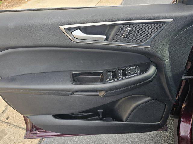 Photo of 2020 Red Ford Edge