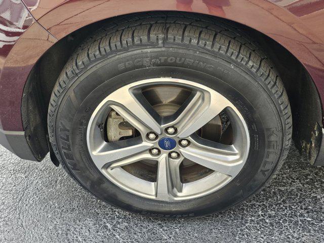 Photo of 2020 Red Ford Edge