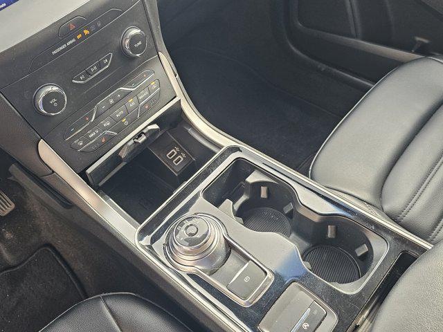 Photo of 2020 Red Ford Edge