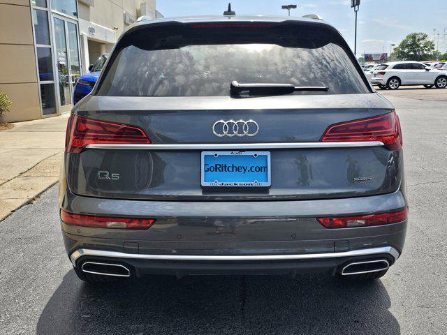 Photo of 2024 DAYTONA GRAY Audi Q5