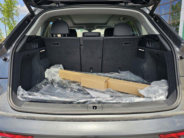 Photo of 2024 DAYTONA GRAY Audi Q5