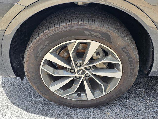 Photo of 2024 DAYTONA GRAY Audi Q5