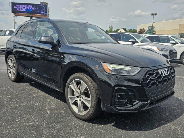 Photo of 2025 MYTHOS BLACK Audi Q5