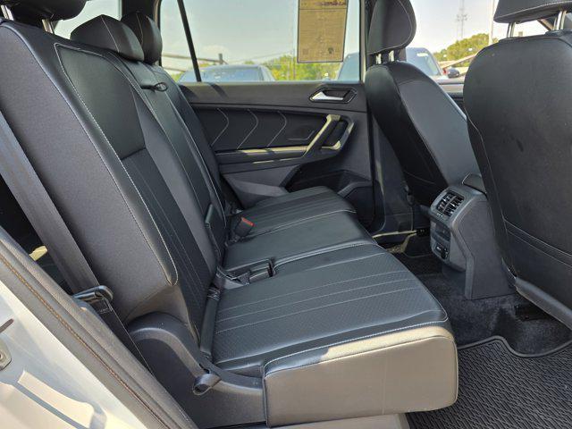 Photo of 2024 OPAL WHT PEARL Volkswagen Tiguan