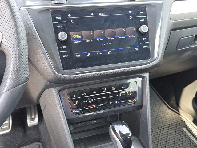 Photo of 2024 OPAL WHT PEARL Volkswagen Tiguan