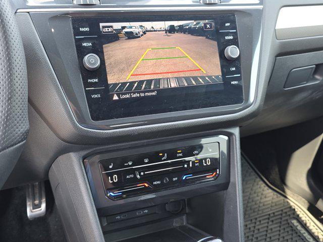 Photo of 2024 OPAL WHT PEARL Volkswagen Tiguan