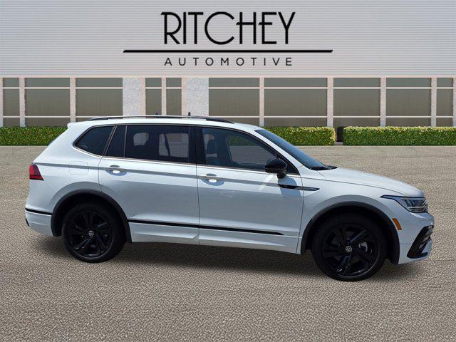 Photo of 2024 OPAL WHT PEARL Volkswagen Tiguan