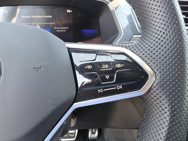 Photo of 2024 OPAL WHT PEARL Volkswagen Tiguan