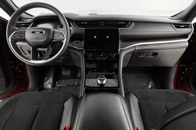 Photo of 2023 Velvet Red Pearlcoat Jeep Grand Cherokee